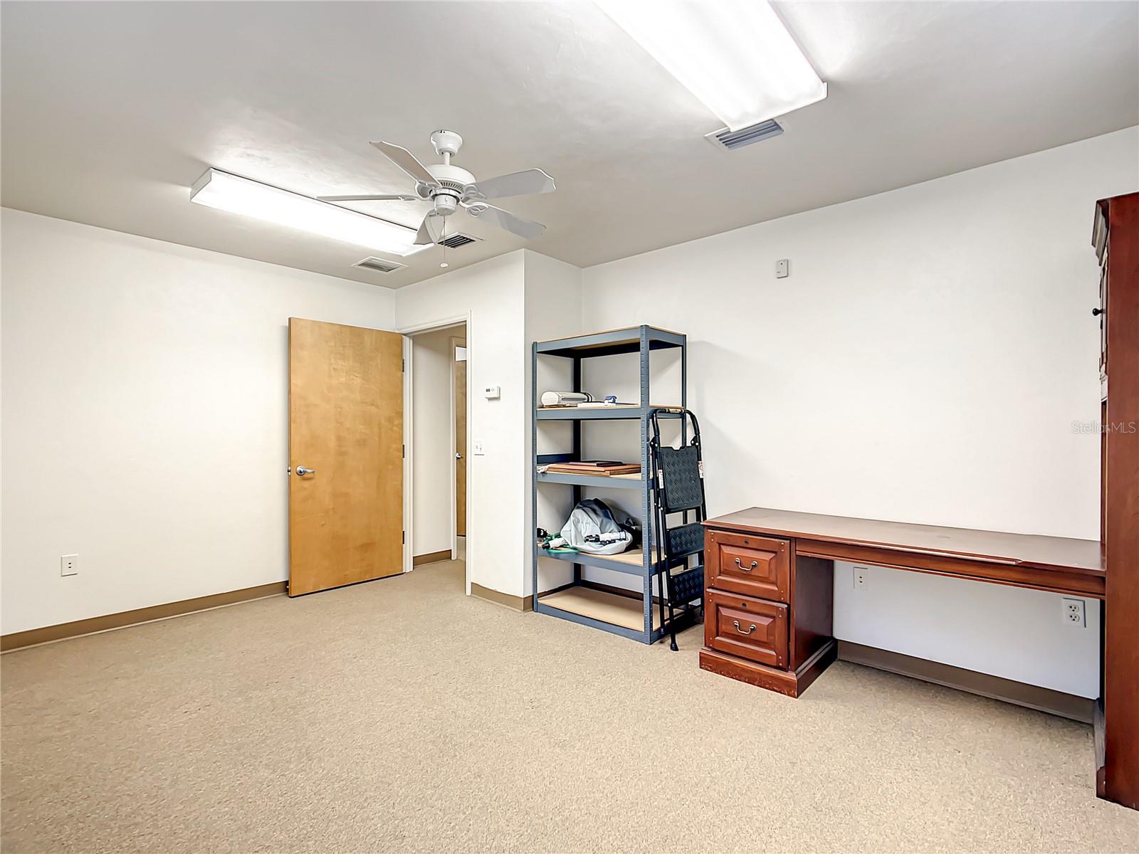 FLORIAN INDUST PARK - Commercial Sale