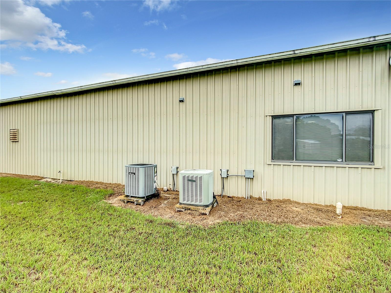 FLORIAN INDUST PARK - Commercial Sale