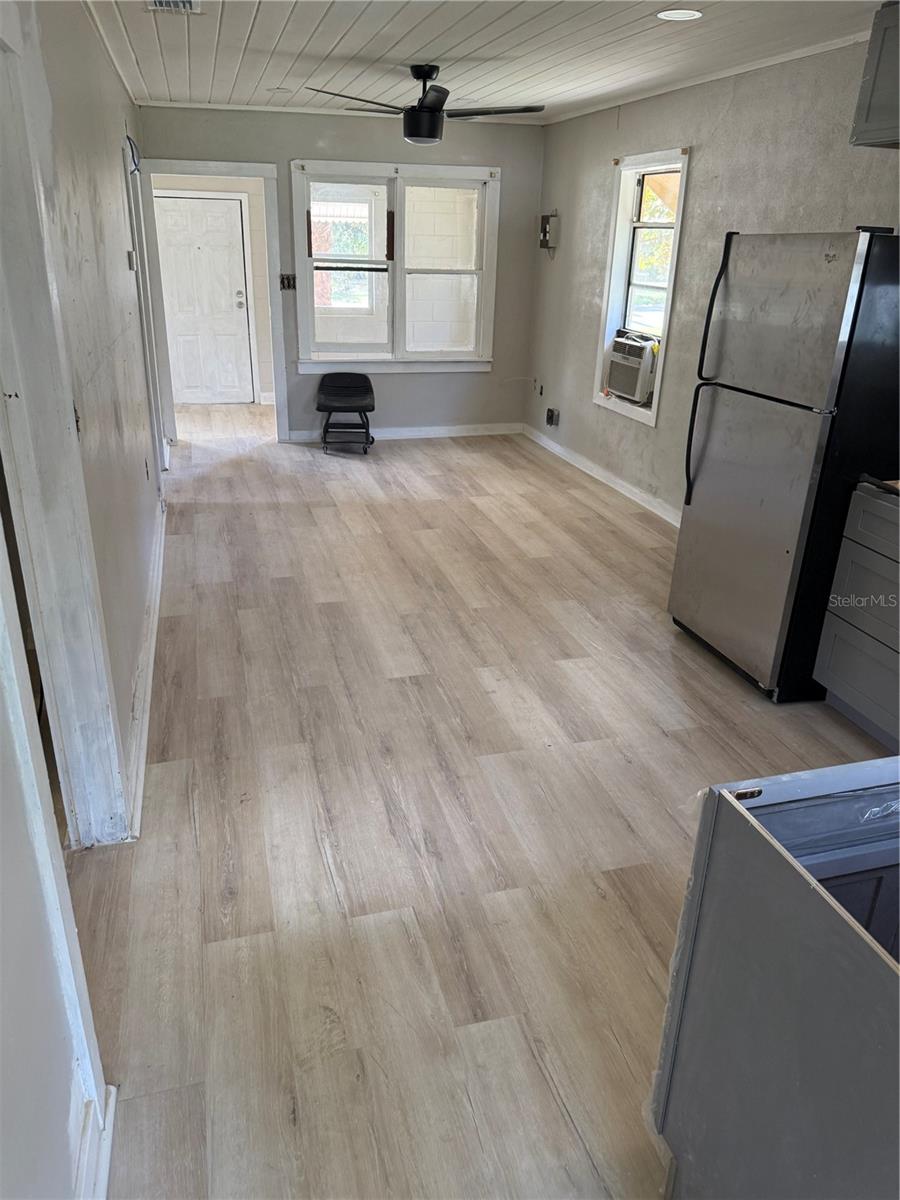 EUSTIS ROSENWALD GARDENS - Residential Lease