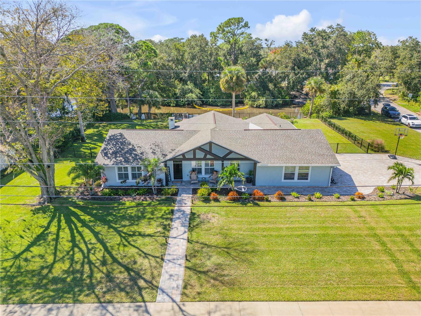 798 FAIRWAY DRIVE