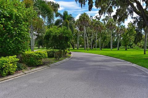 A home in PALMETTO