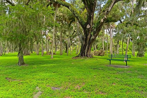 A home in PALMETTO