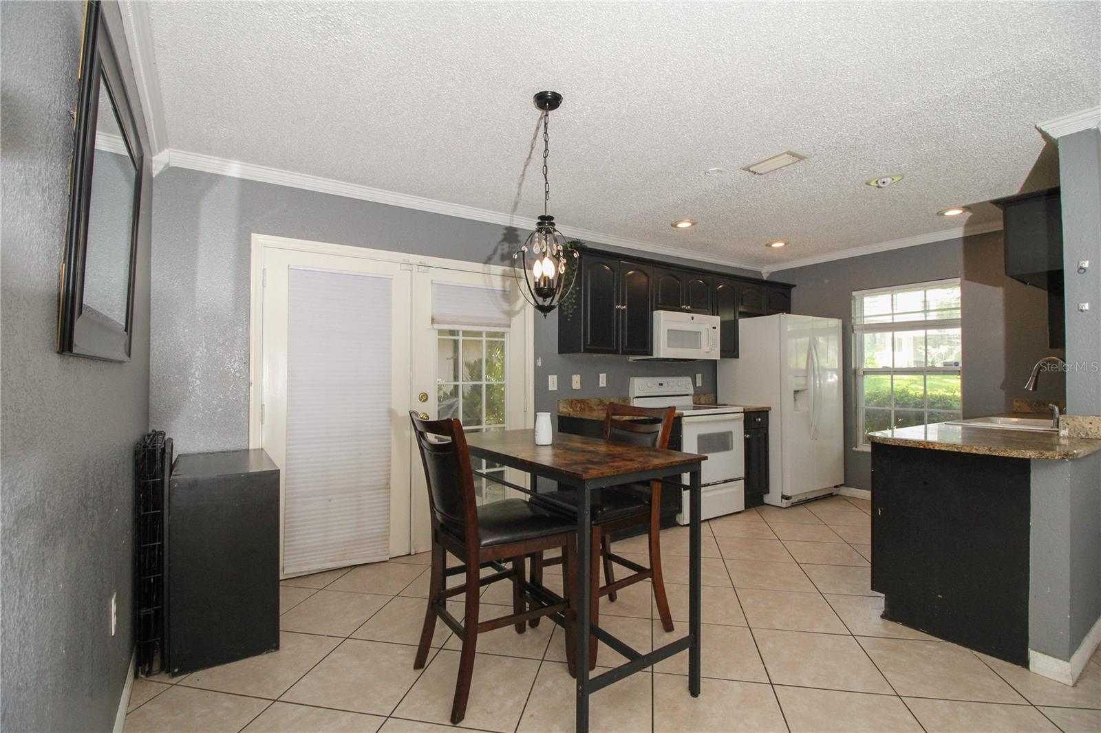 610 HEATHERTON VILLAGE 610