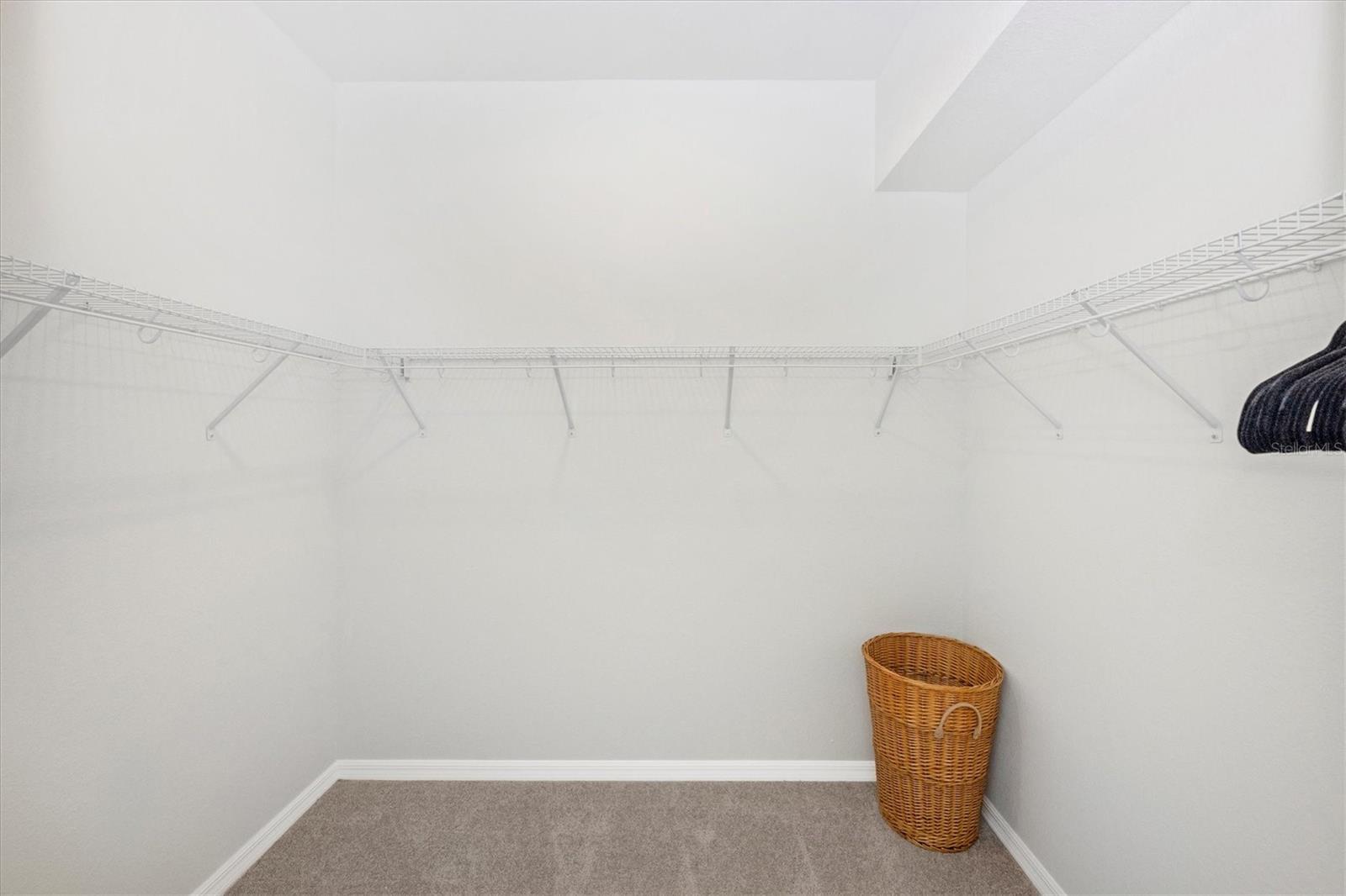 WELLEN PARK GOLF & COUNTRY CLUB - Residential Lease