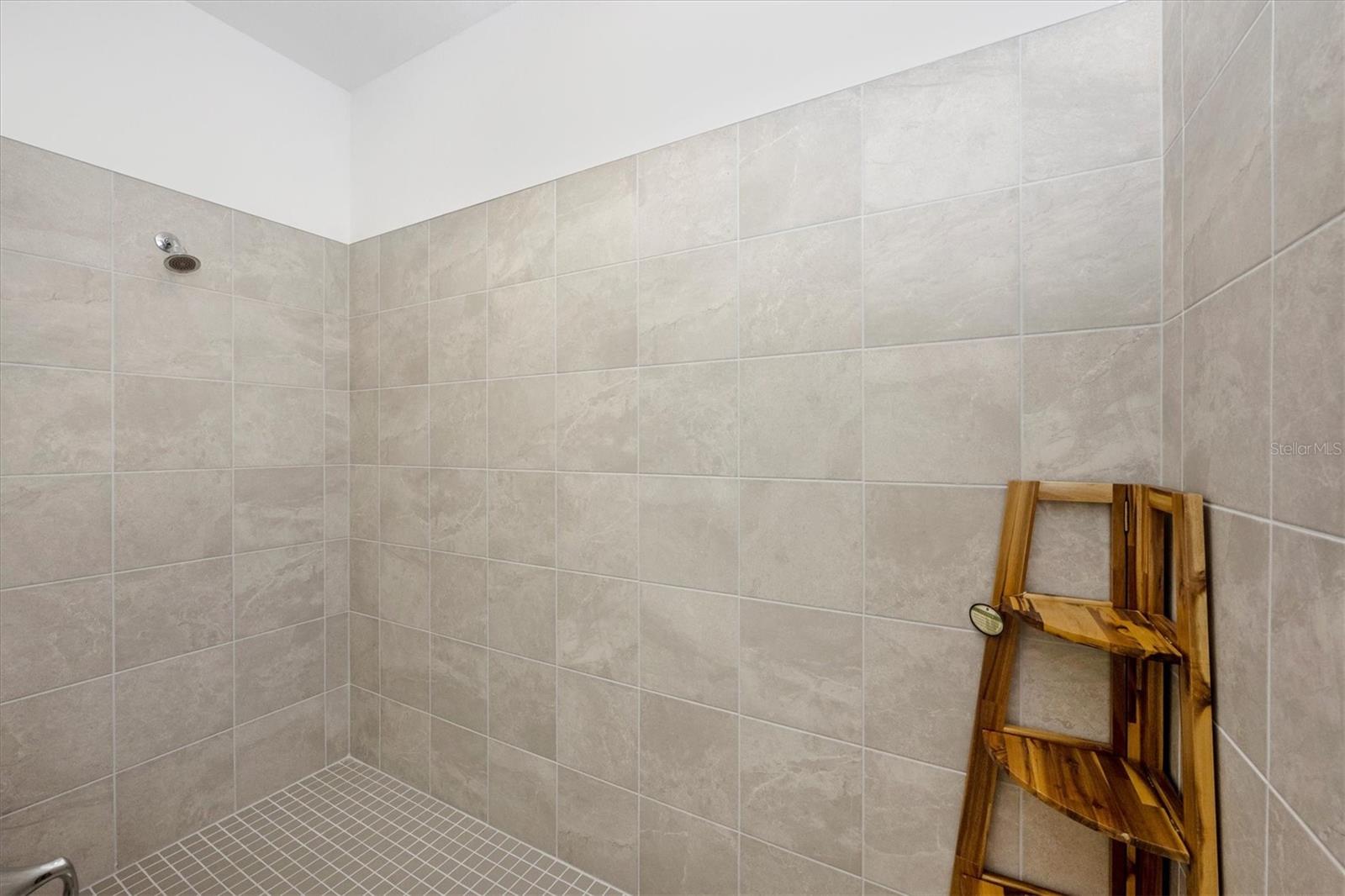 WELLEN PARK GOLF & COUNTRY CLUB - Residential Lease