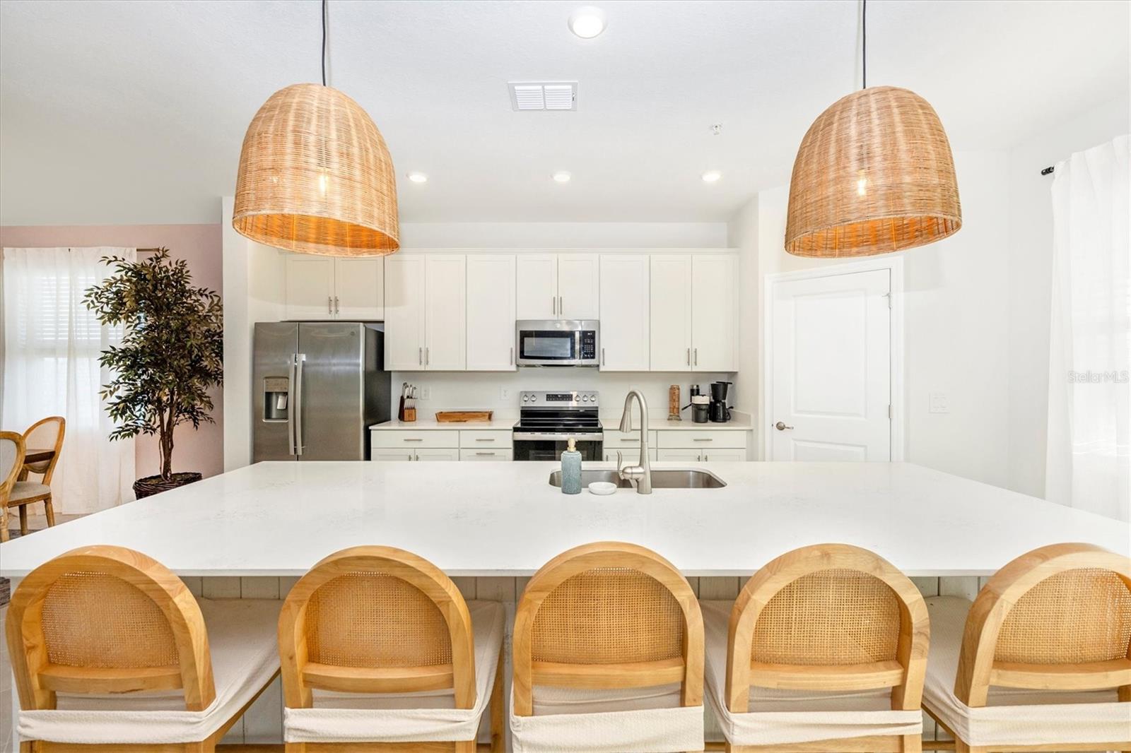 WELLEN PARK GOLF & COUNTRY CLUB - Residential Lease