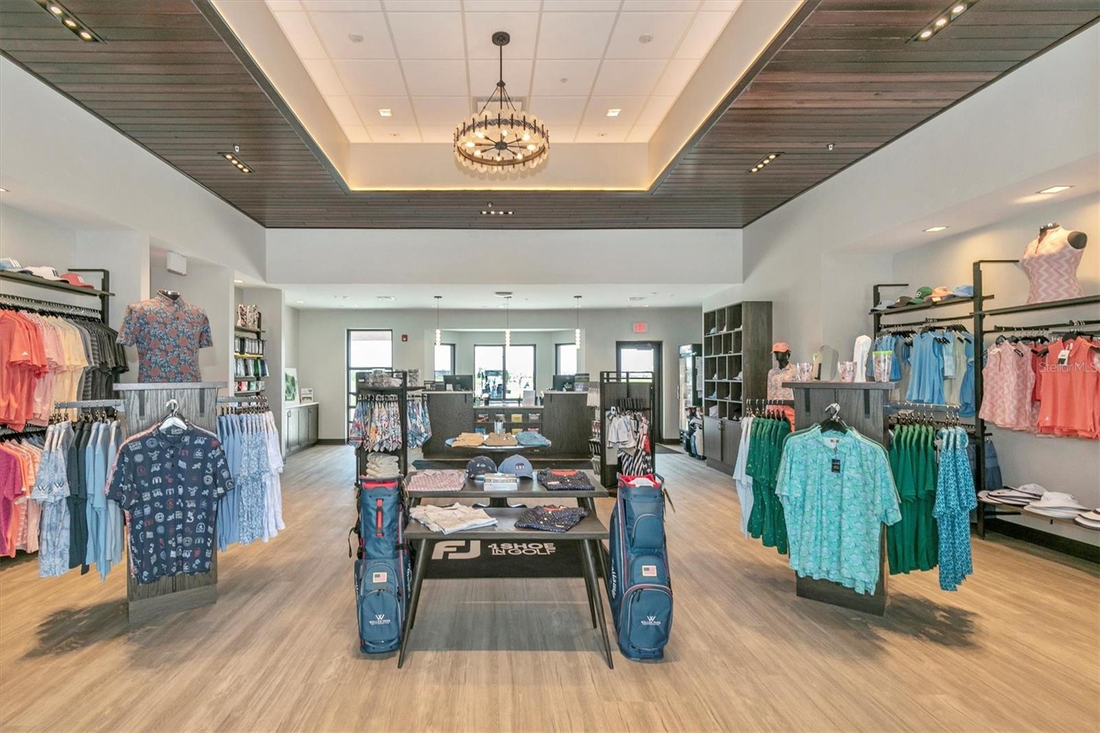 WELLEN PARK GOLF & COUNTRY CLUB - Residential Lease