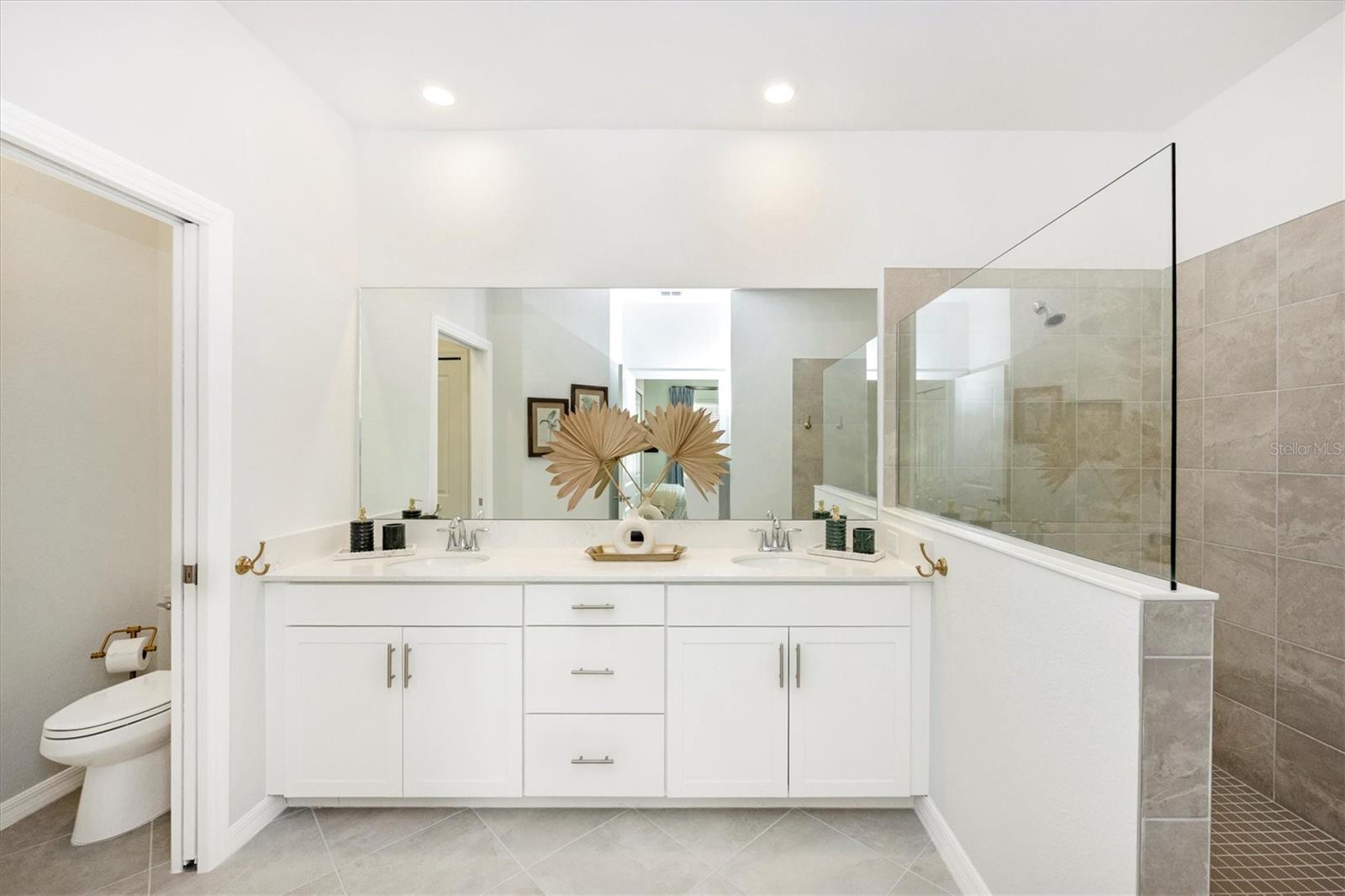 WELLEN PARK GOLF & COUNTRY CLUB - Residential Lease