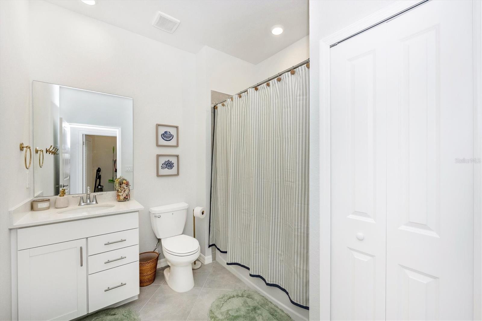 WELLEN PARK GOLF & COUNTRY CLUB - Residential Lease