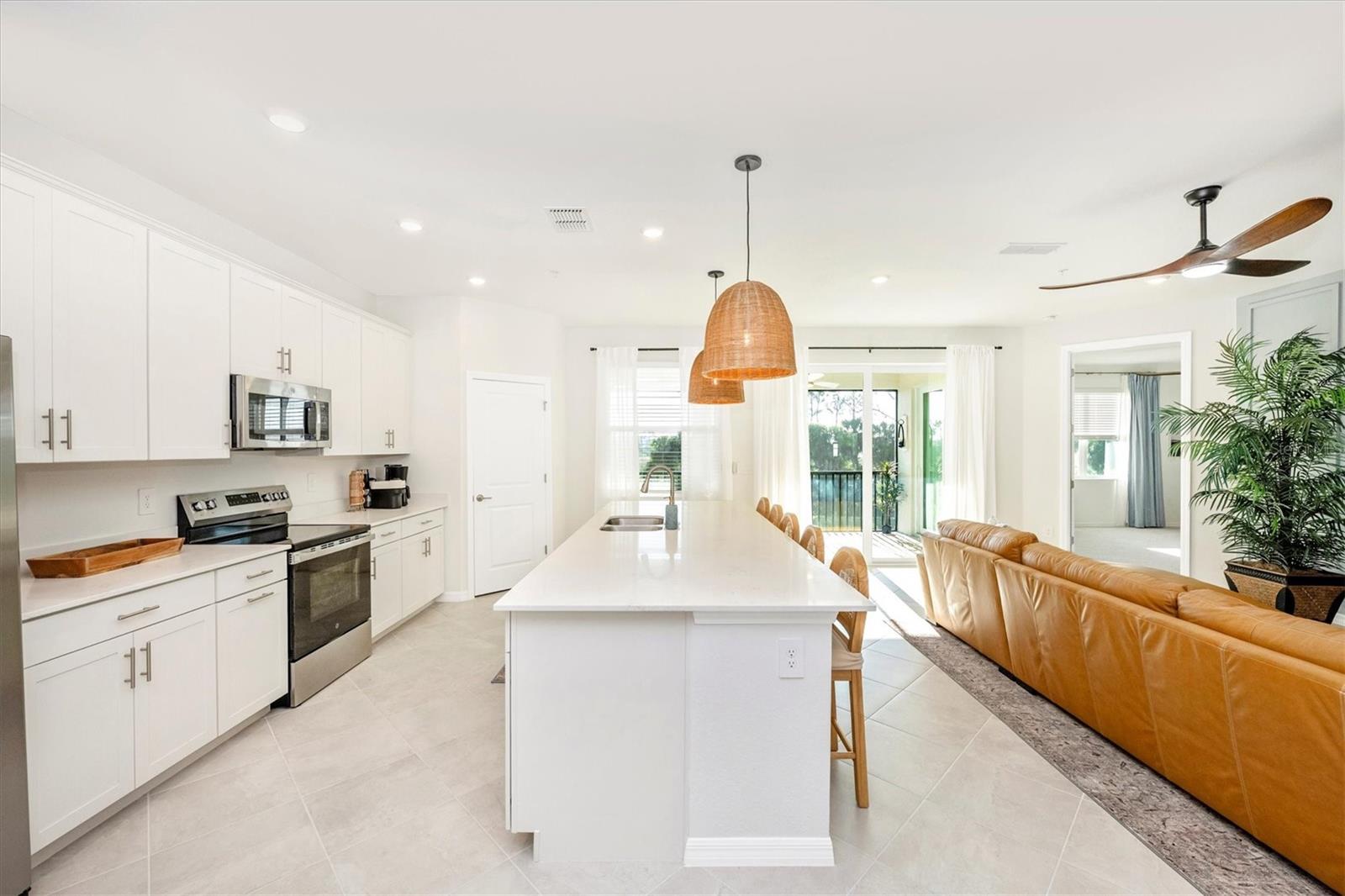 WELLEN PARK GOLF & COUNTRY CLUB - Residential Lease