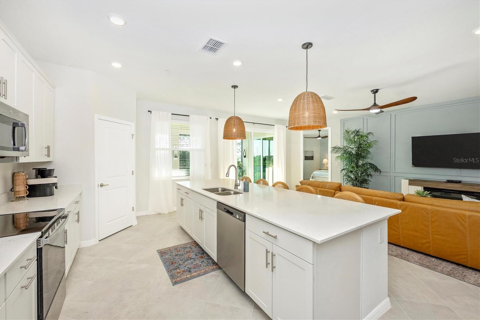 WELLEN PARK GOLF & COUNTRY CLUB - Residential Lease