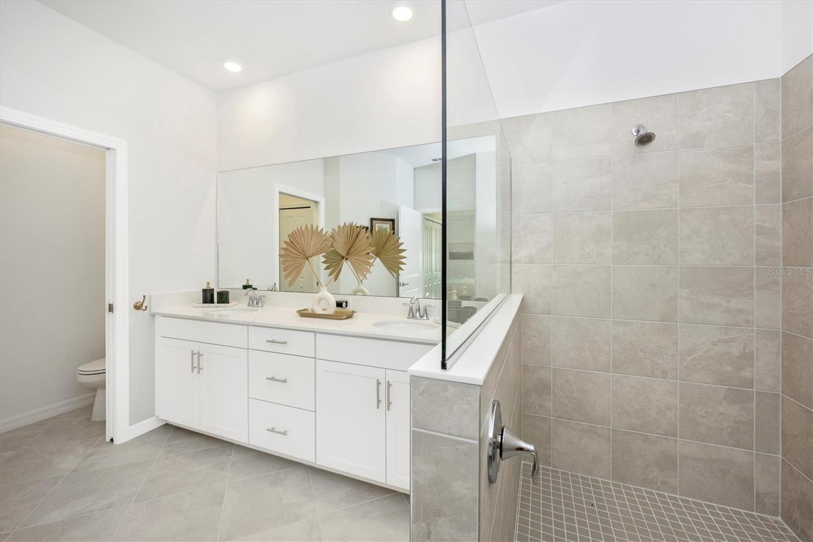 WELLEN PARK GOLF & COUNTRY CLUB - Residential Lease