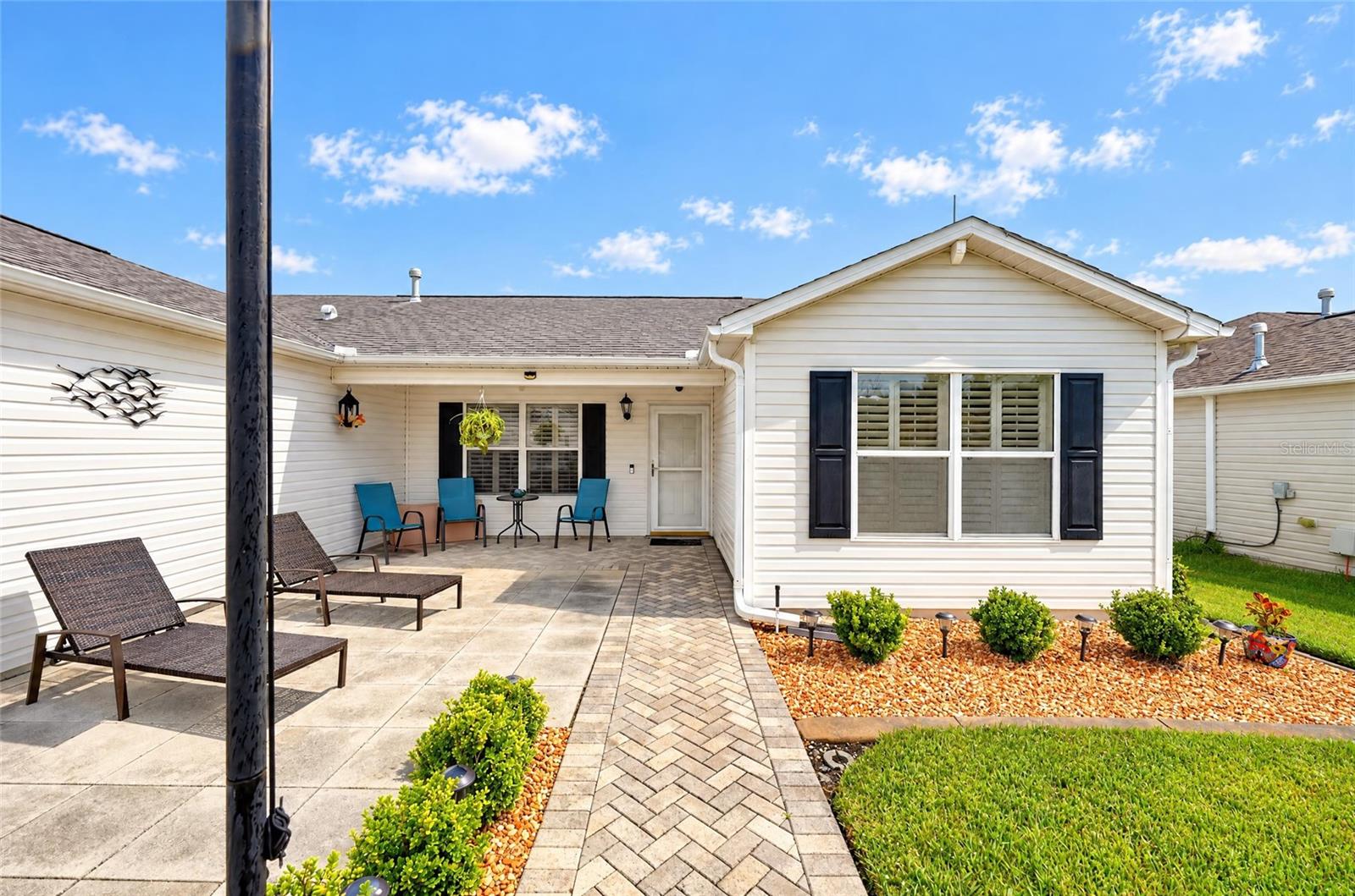 954 BARRYMOORE LOOP