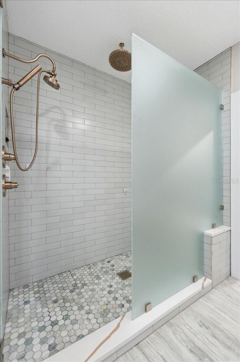 ANDERSONS U S G - Residential