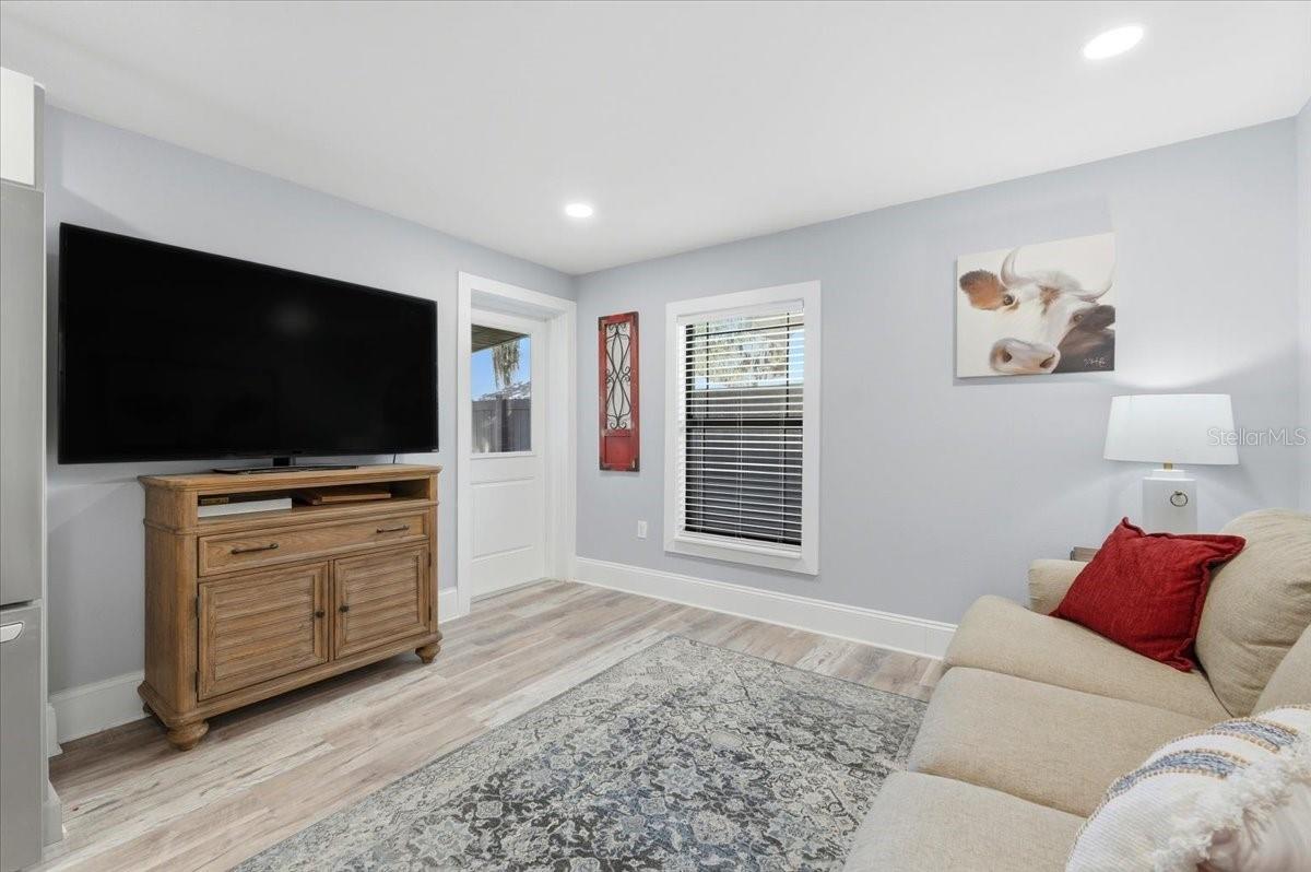 ANDERSONS U S G - Residential