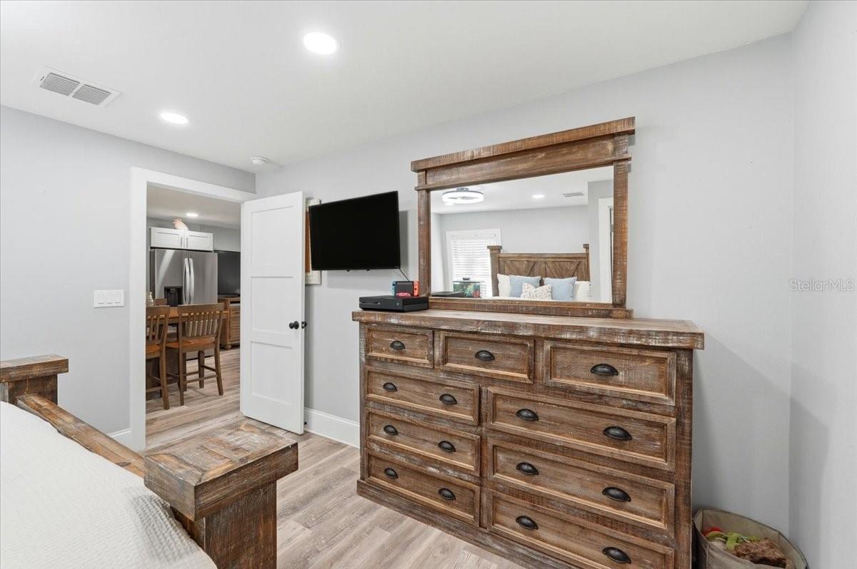 ANDERSONS U S G - Residential