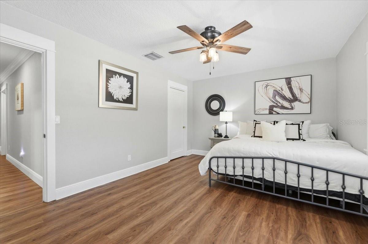 ANDERSONS U S G - Residential