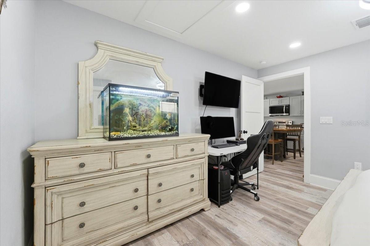 ANDERSONS U S G - Residential