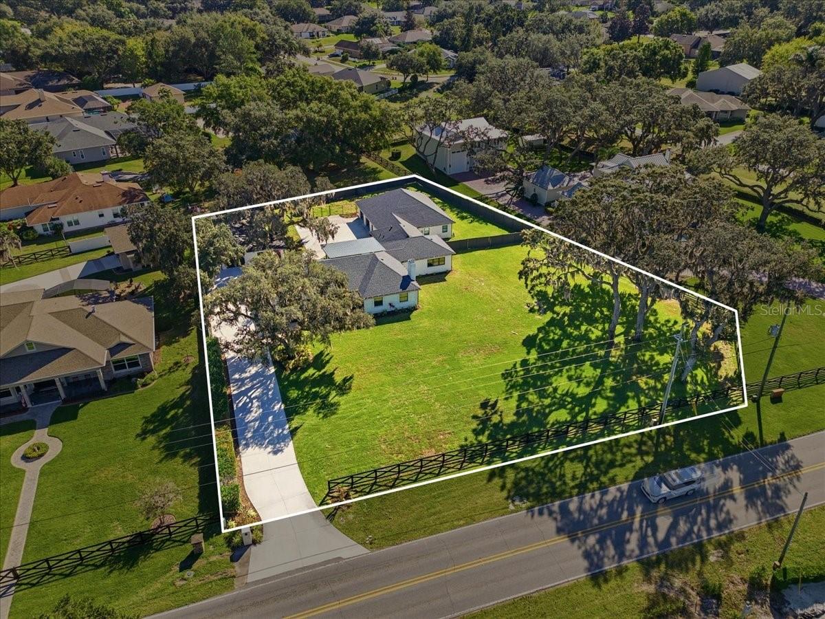 12434 LAKESHORE DRIVE