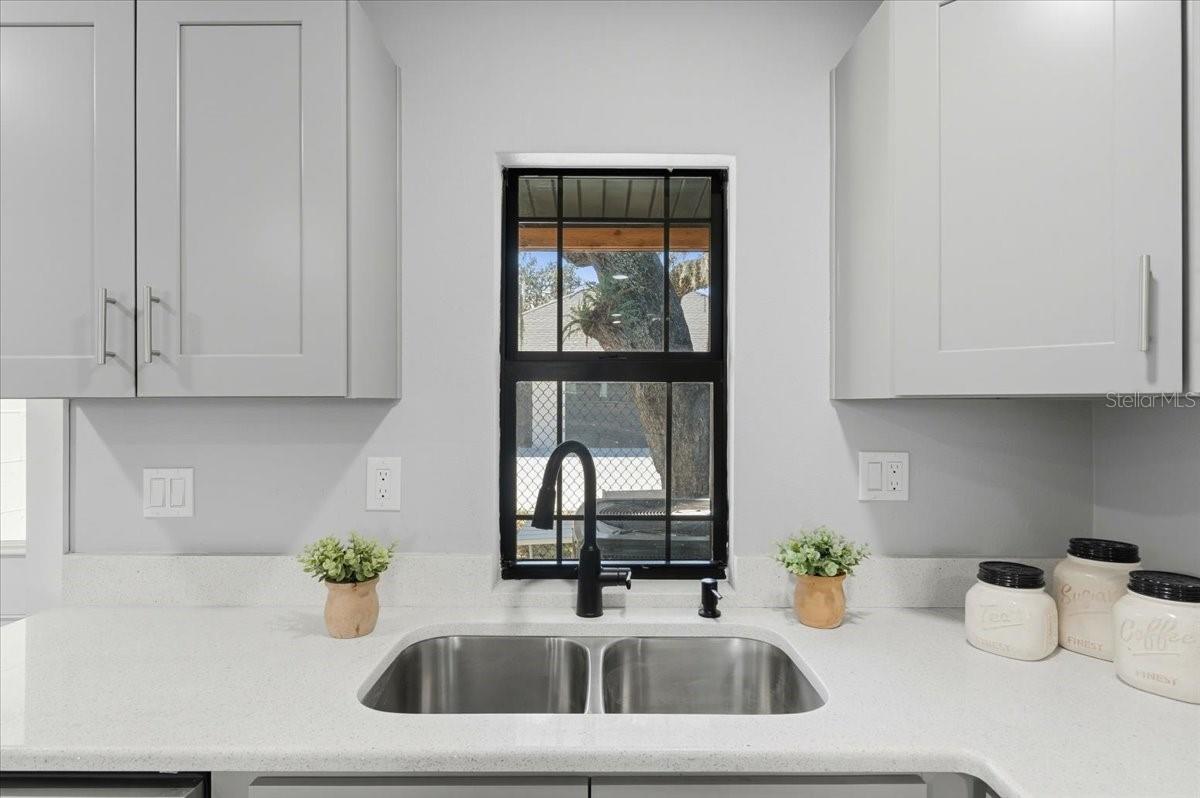 ANDERSONS U S G - Residential