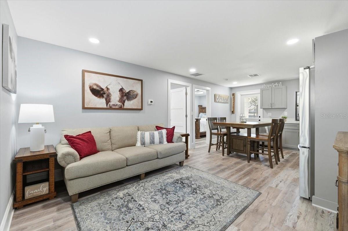 ANDERSONS U S G - Residential