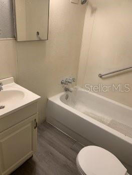 LAKEWOOD PARK - Residential Lease