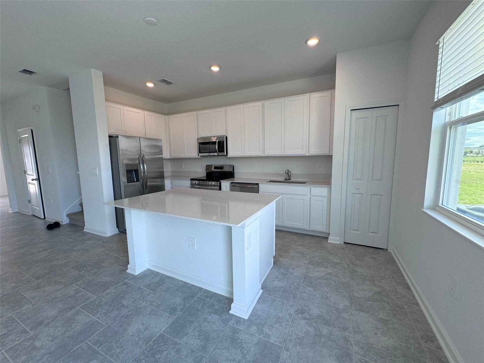 CHATEAU AT ASTONIA 22 TH - Residential Lease