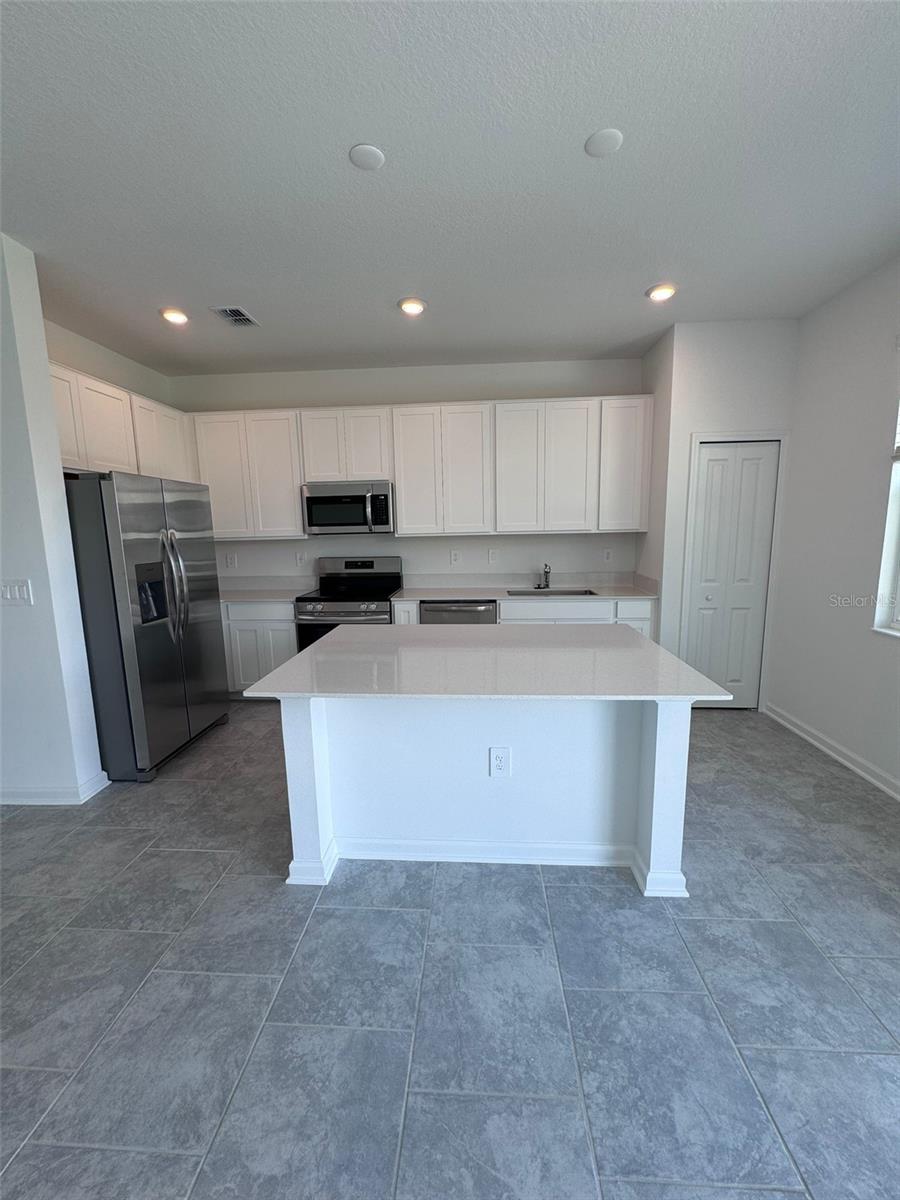 CHATEAU AT ASTONIA 22 TH - Residential Lease