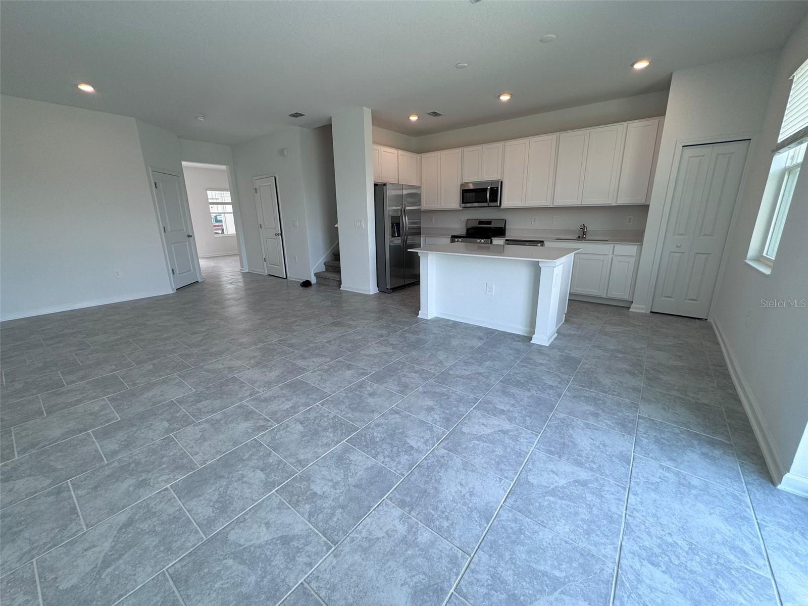 CHATEAU AT ASTONIA 22 TH - Residential Lease