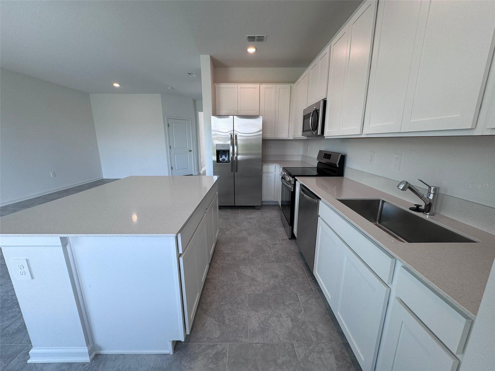 CHATEAU AT ASTONIA 22 TH - Residential Lease