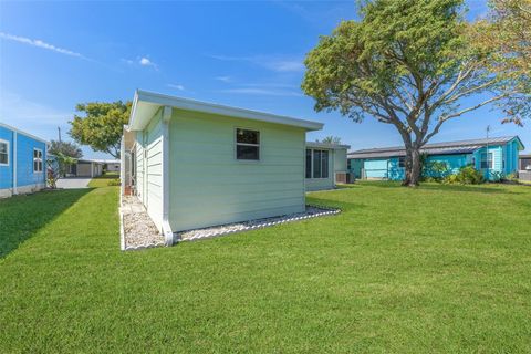 A home in LAKELAND