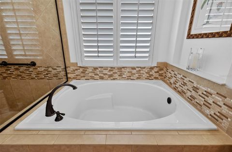 Tiny photo for 8124 Bridgeport Bay Circle, Mount Dora, FL 32757 (MLS # G5108991)