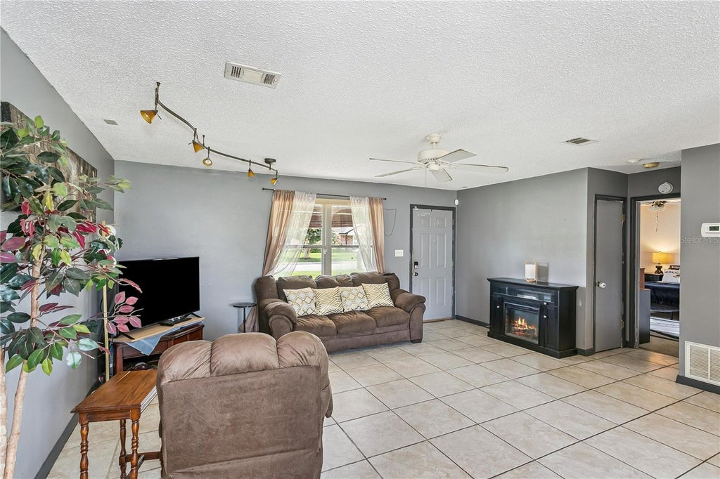 Photo of 10720 Willow Lake Drive, Pensacola, FL 32506 (MLS # OM729475)