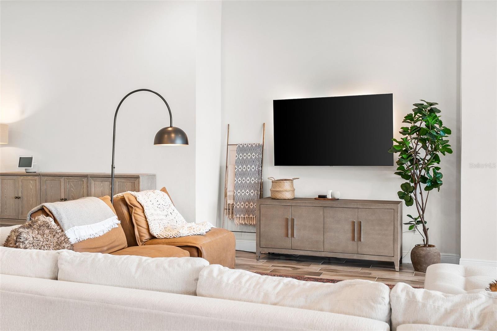 B & D HAWKSTONE PH 2 - Residential