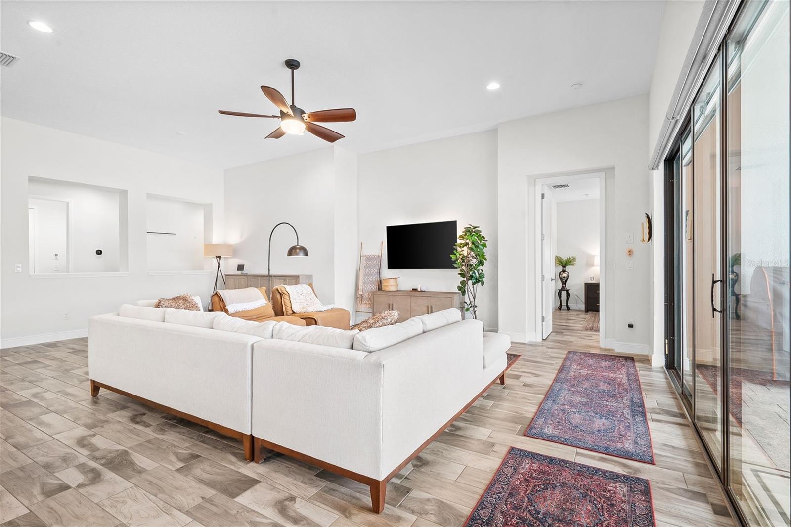 B & D HAWKSTONE PH 2 - Residential