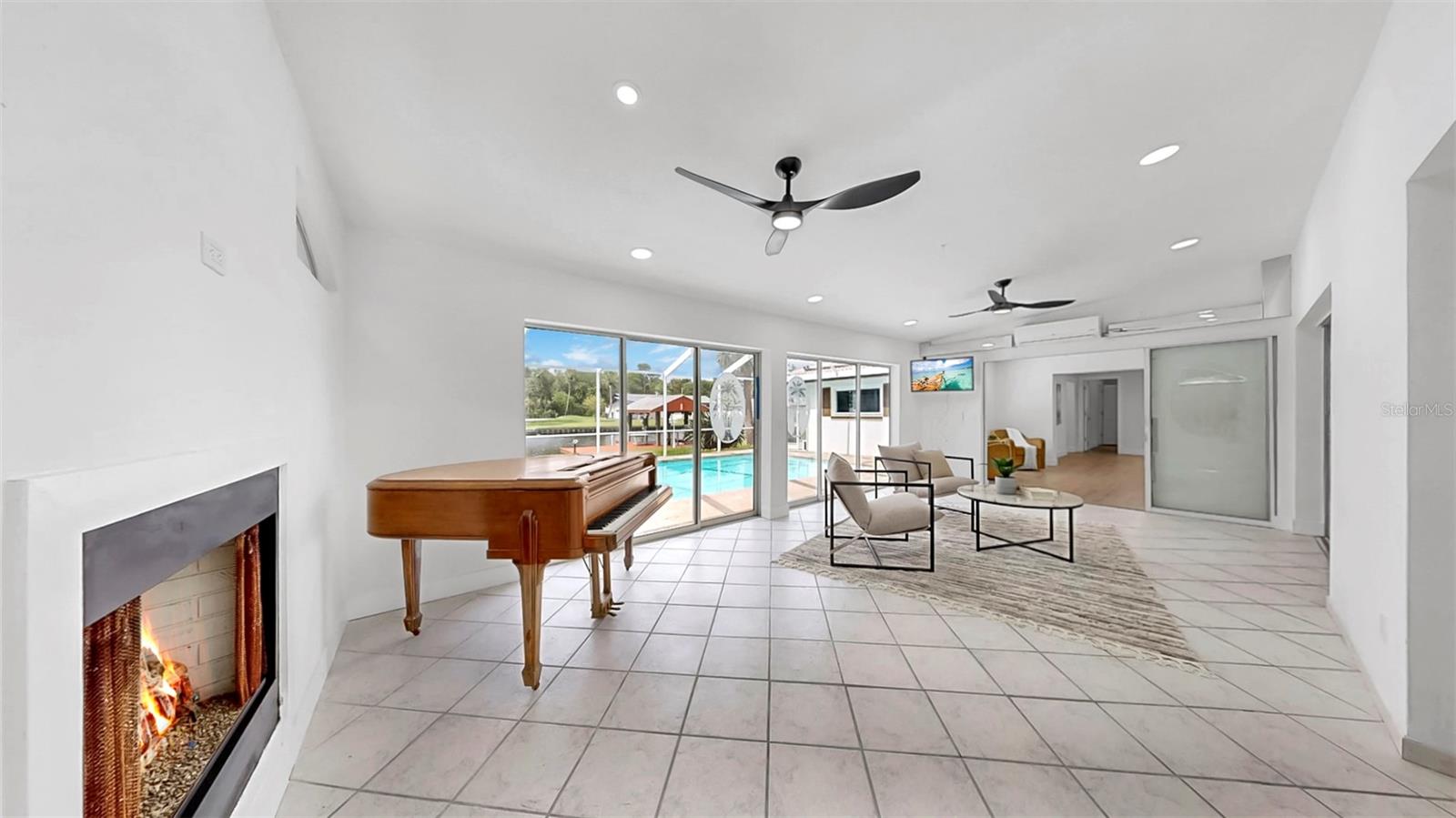 SHARON OAKS - Residential Lease