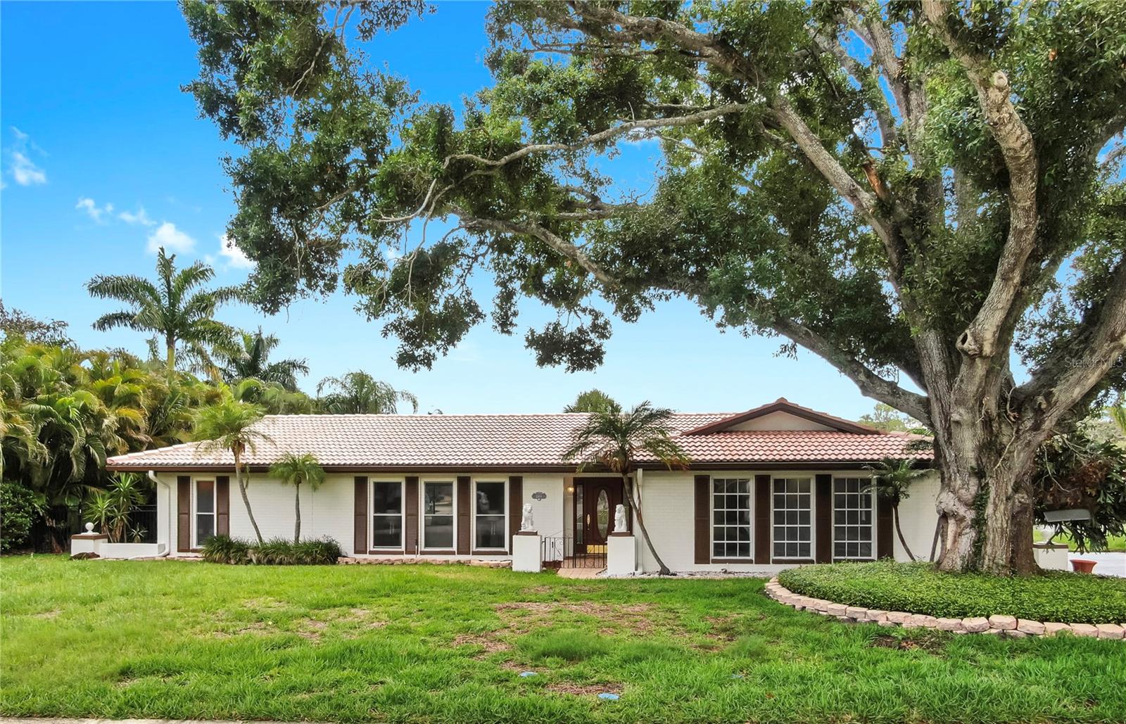 SHARON OAKS - Residential Lease