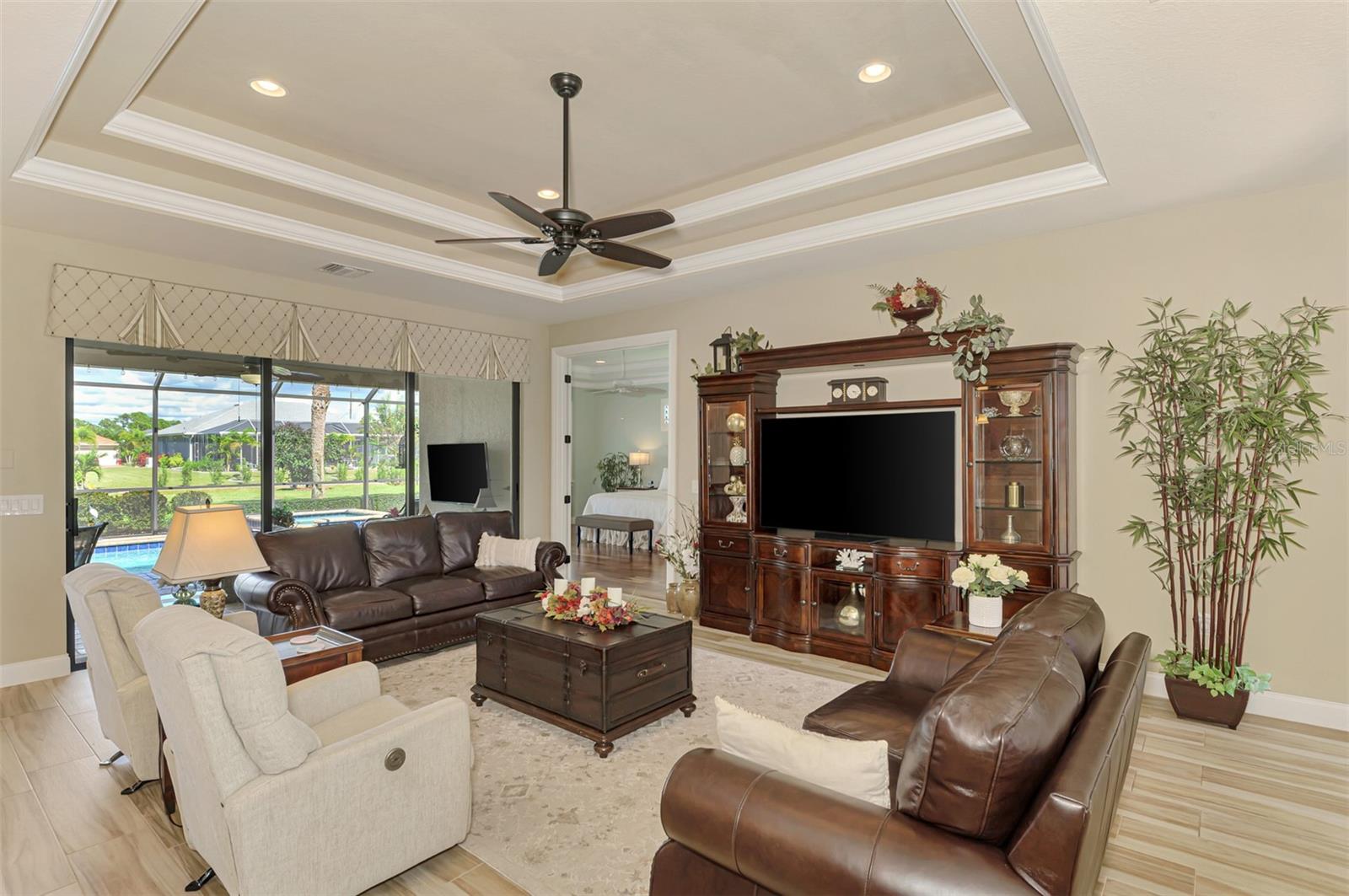 ROTONDA WEST BROADMOOR - Residential