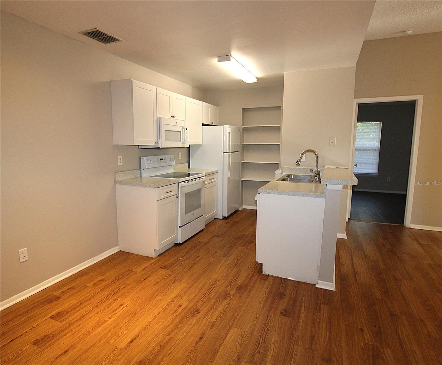 GLENBROOKE - Residential Lease