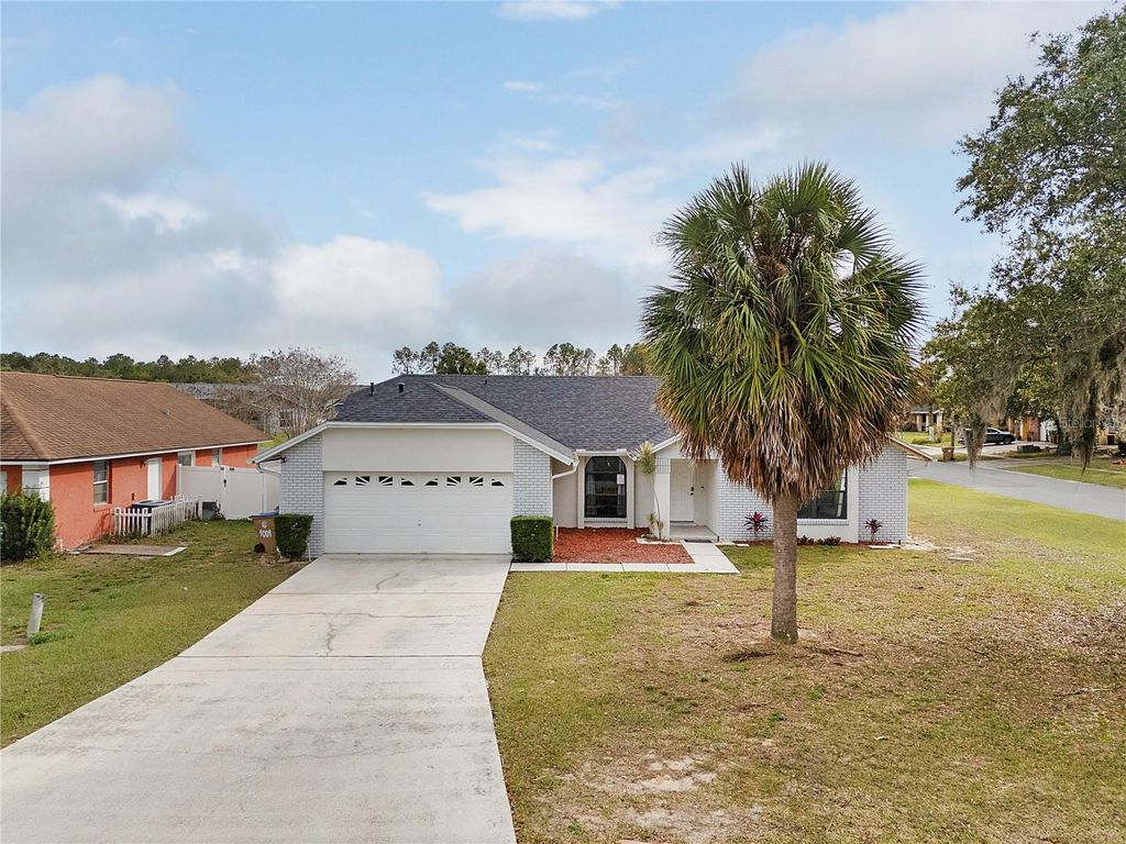 Photo of 1001 Lester Ridge Court, Kissimmee, FL 34747 (MLS # O6369003)