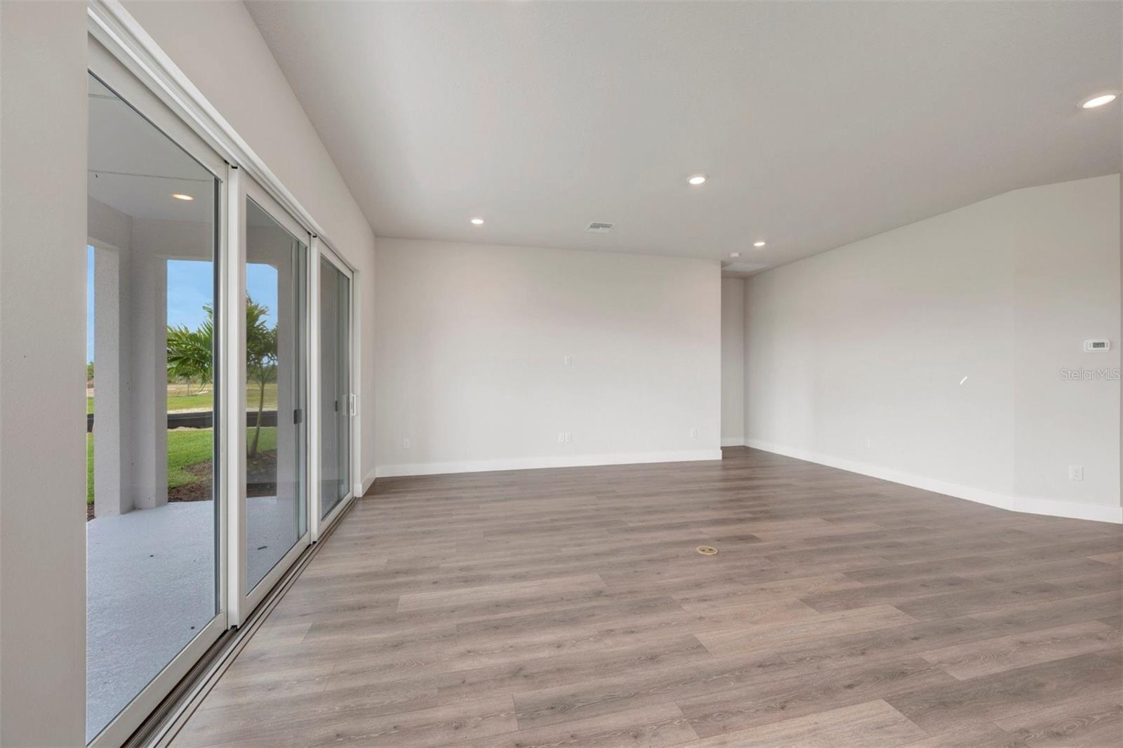 PALMERA AT WELLEN PARK - Residential