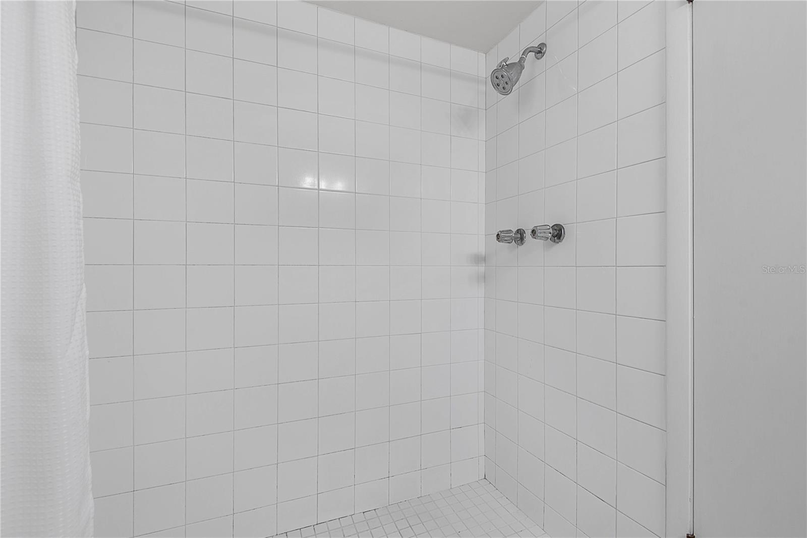 WILLOW RUN UNIT 03 - Residential