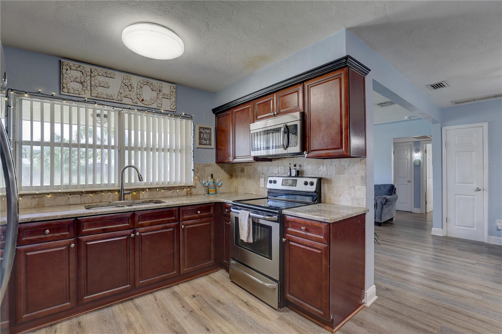 6637 POINSETTIA AVENUE S