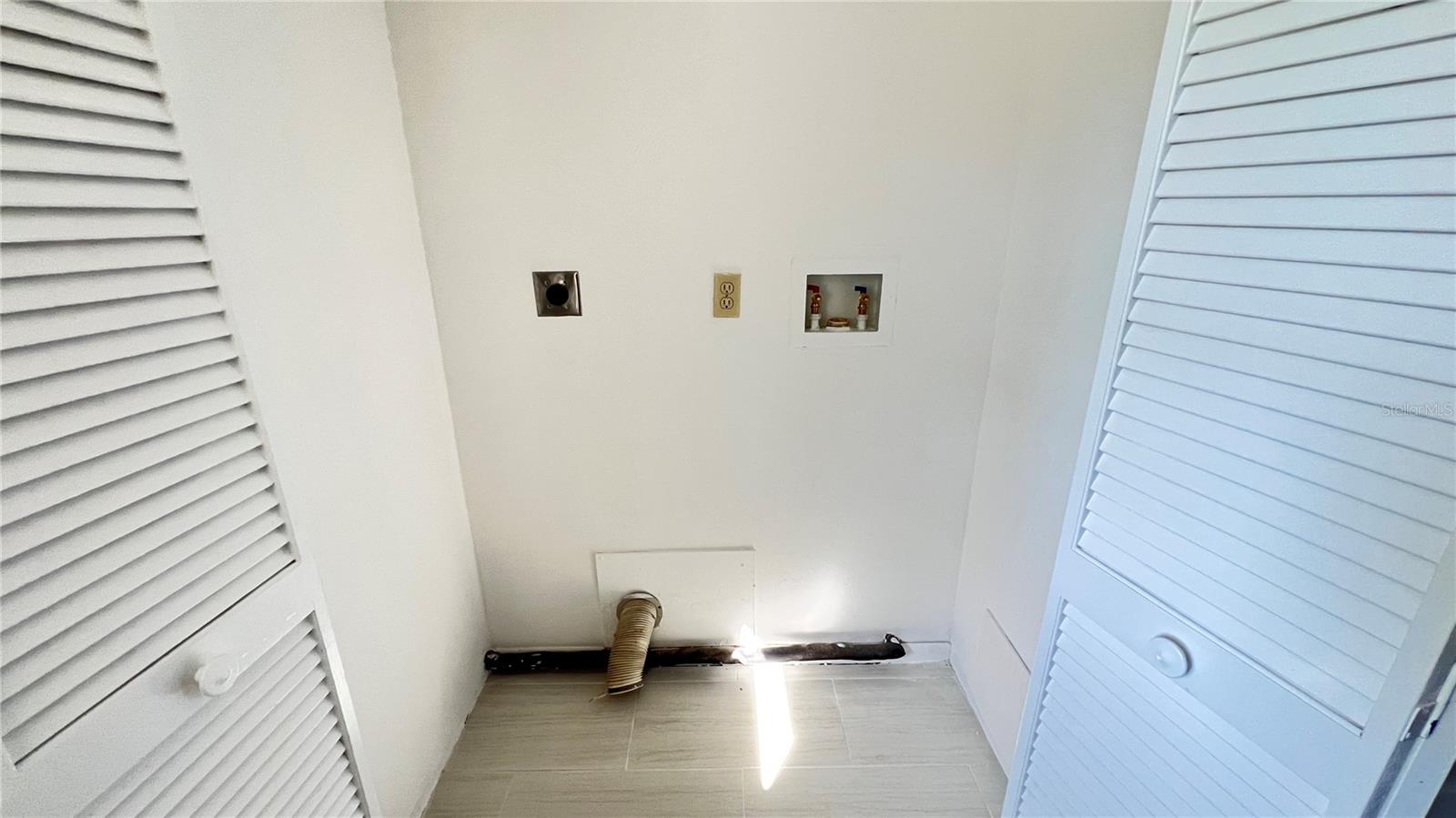 ANGLERS ACRES - Residential Lease