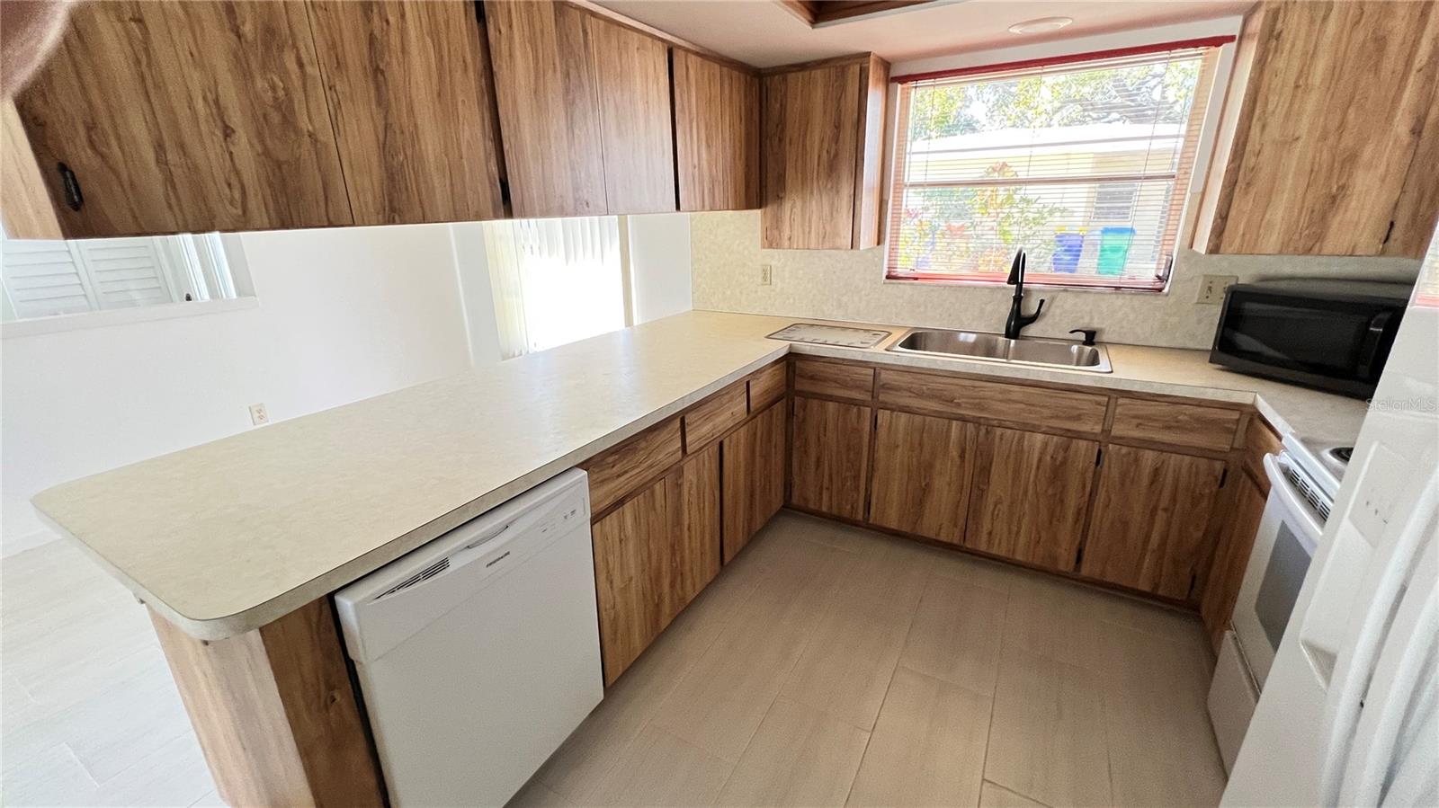 ANGLERS ACRES - Residential Lease