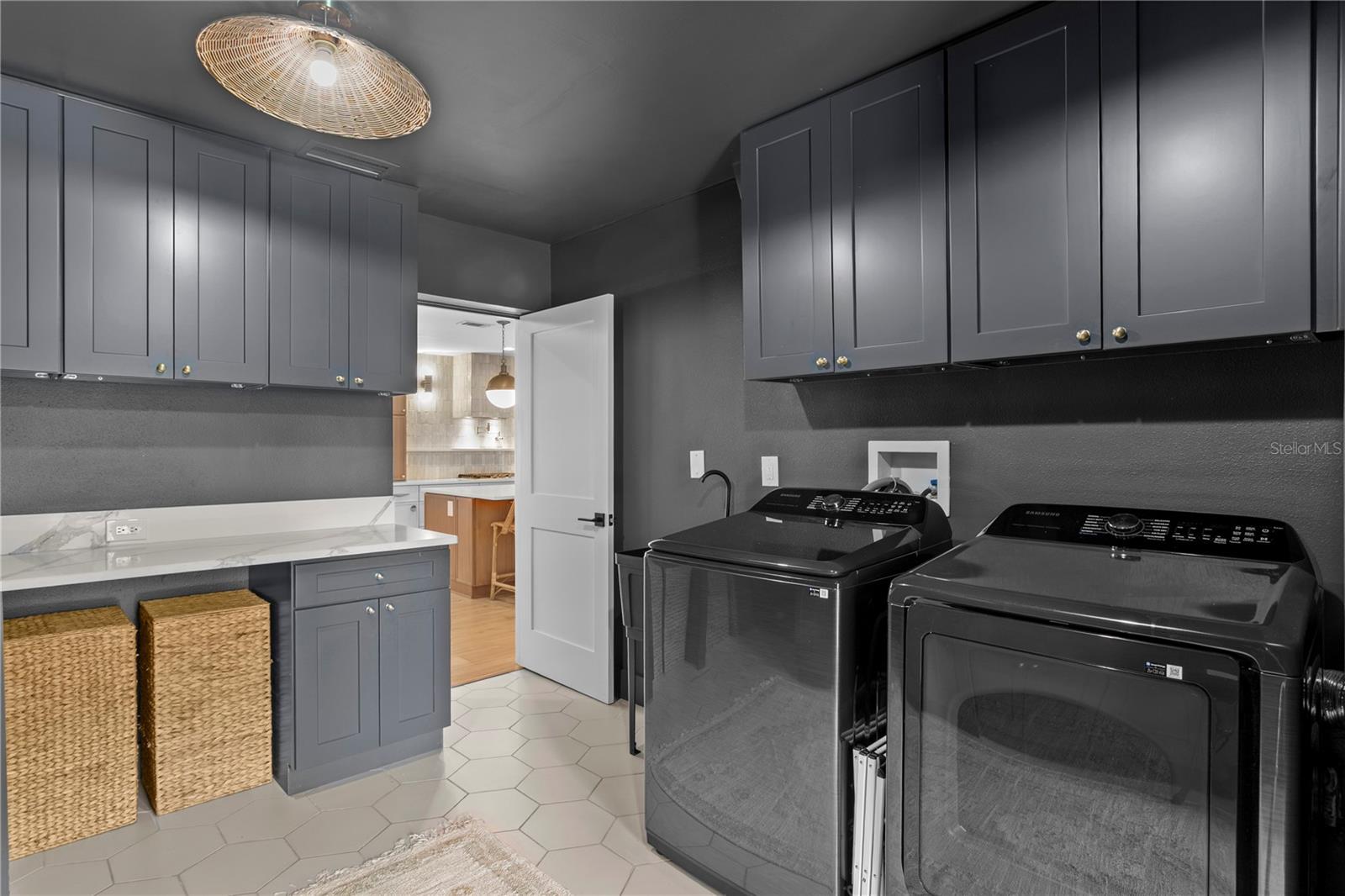 SUNSET PARK - Residential