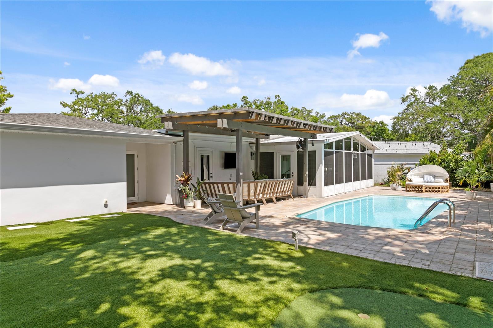 SUNSET PARK - Residential