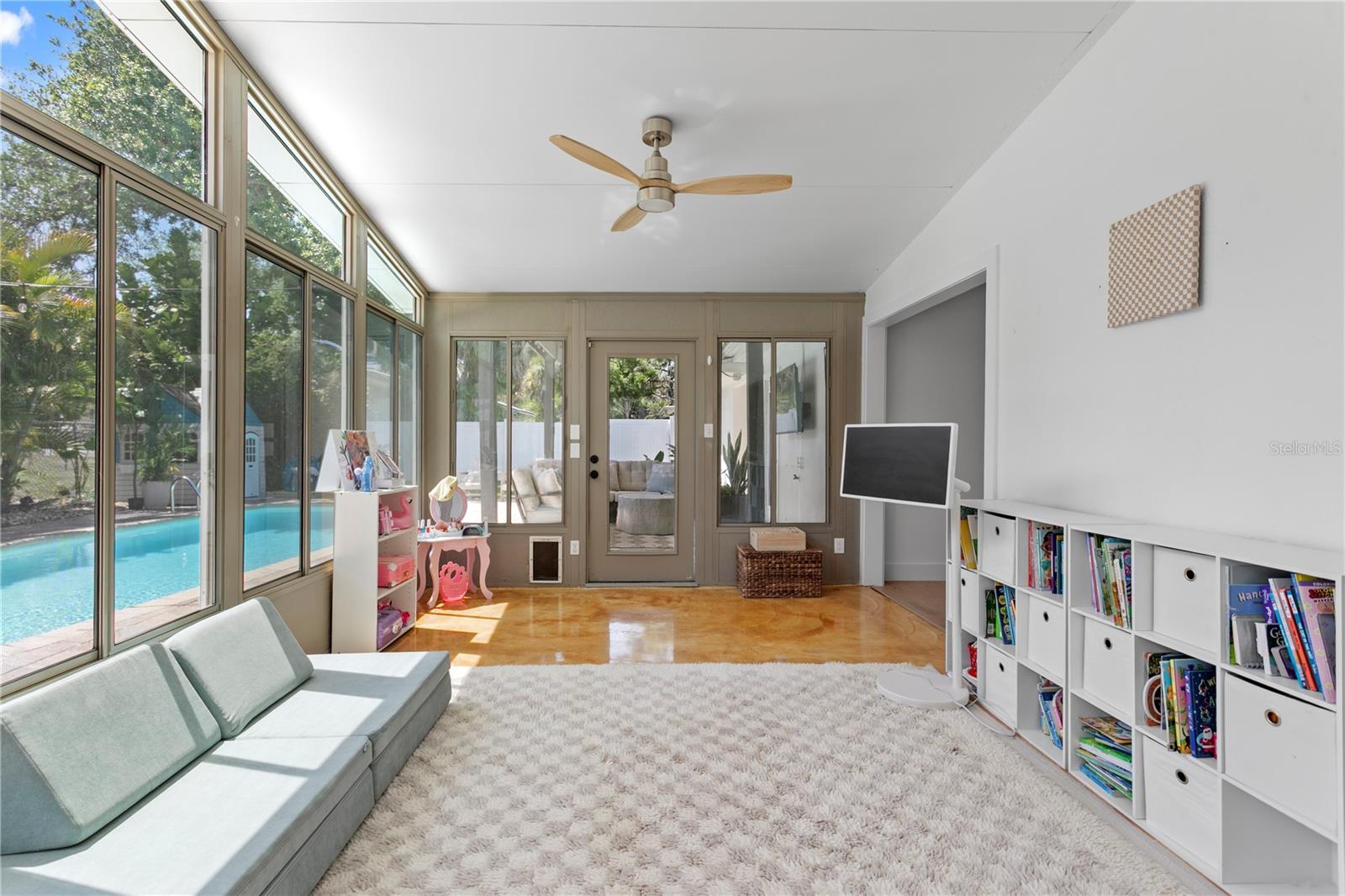 SUNSET PARK - Residential