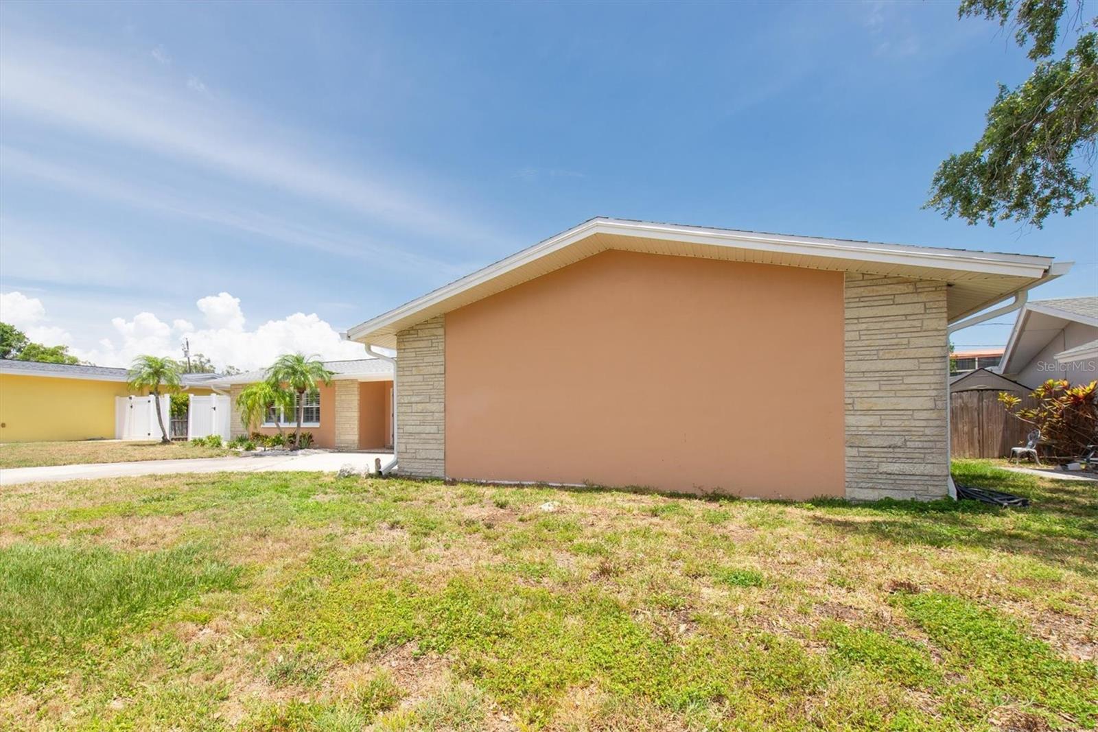 9591 COMMODORE DRIVE