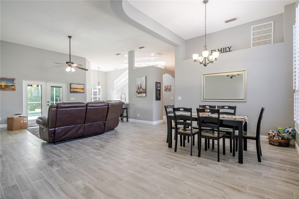 Photo of 1001 English Bluffs Court, Brandon, FL 33511 (MLS # TB8436537)